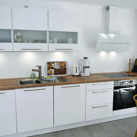 Mit Sauna U Terrasse Im Zentrum Von Rügen * Thesenvitz