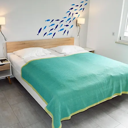 Mit Sauna U Terrasse Im Zentrum Von Ruegen *