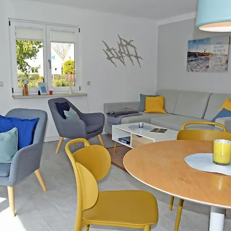 Mit Sauna U Terrasse Im Zentrum Von Ruegen Thesenvitz