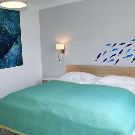 Mit Sauna U Terrasse Im Zentrum Von Ruegen *