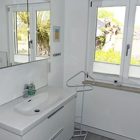 Mit Sauna U Terrasse Im Zentrum Von Ruegen