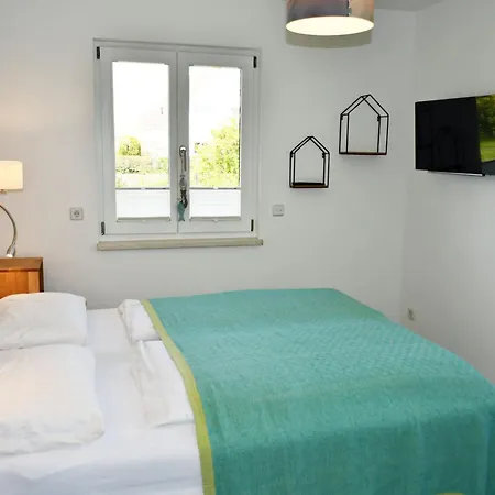 Apartmán Mit Sauna U Terrasse Im Zentrum Von Ruegen Thesenvitz