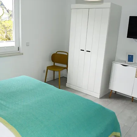 Mit Sauna U Terrasse Im Zentrum Von Ruegen Thesenvitz