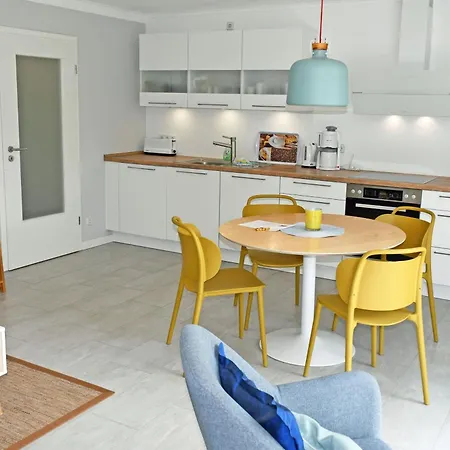 Mit Sauna U Terrasse Im Zentrum Von Ruegen Apartmán Thesenvitz