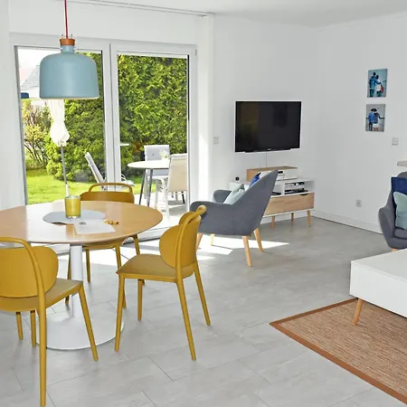 Mit Sauna U Terrasse Im Zentrum Von Ruegen Thesenvitz