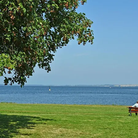 Mit Sauna U Terrasse Im Zentrum Von Ruegen Apartmán Thesenvitz