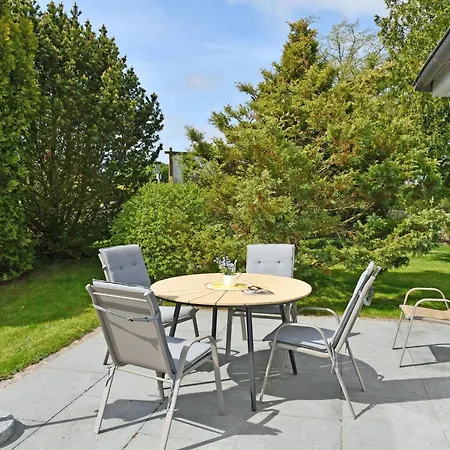 Apartmán Mit Sauna U Terrasse Im Zentrum Von Ruegen Thesenvitz