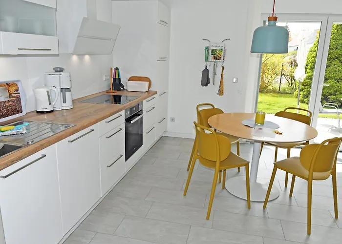 아파트 Mit Sauna U Terrasse Im Zentrum Von Ruegen